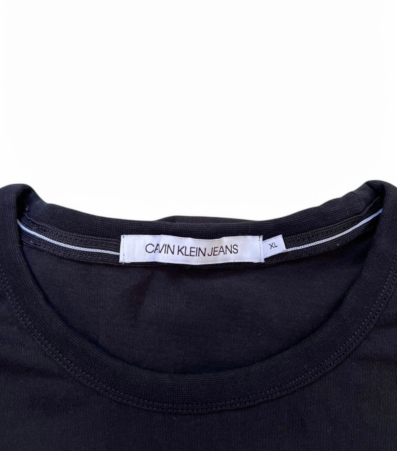 Calvin Klein Tee - XL